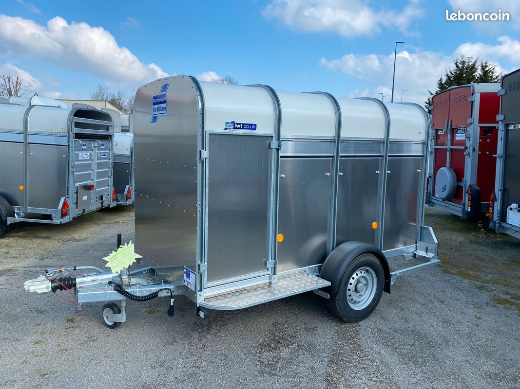 Remorque ifor williams P8 G bétaillère avec pont arriere et barrieres disponible en 1400 kg et porte avant (image 3)