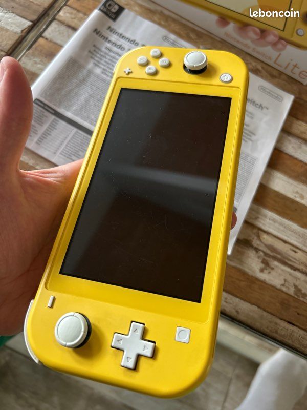 Nintendo switch lite (image 6)