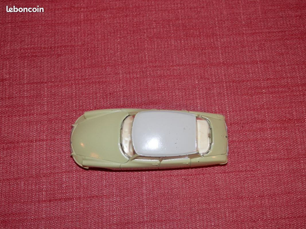 Citroën DS 19 Dinky toys 530 - voiture miniature de collection