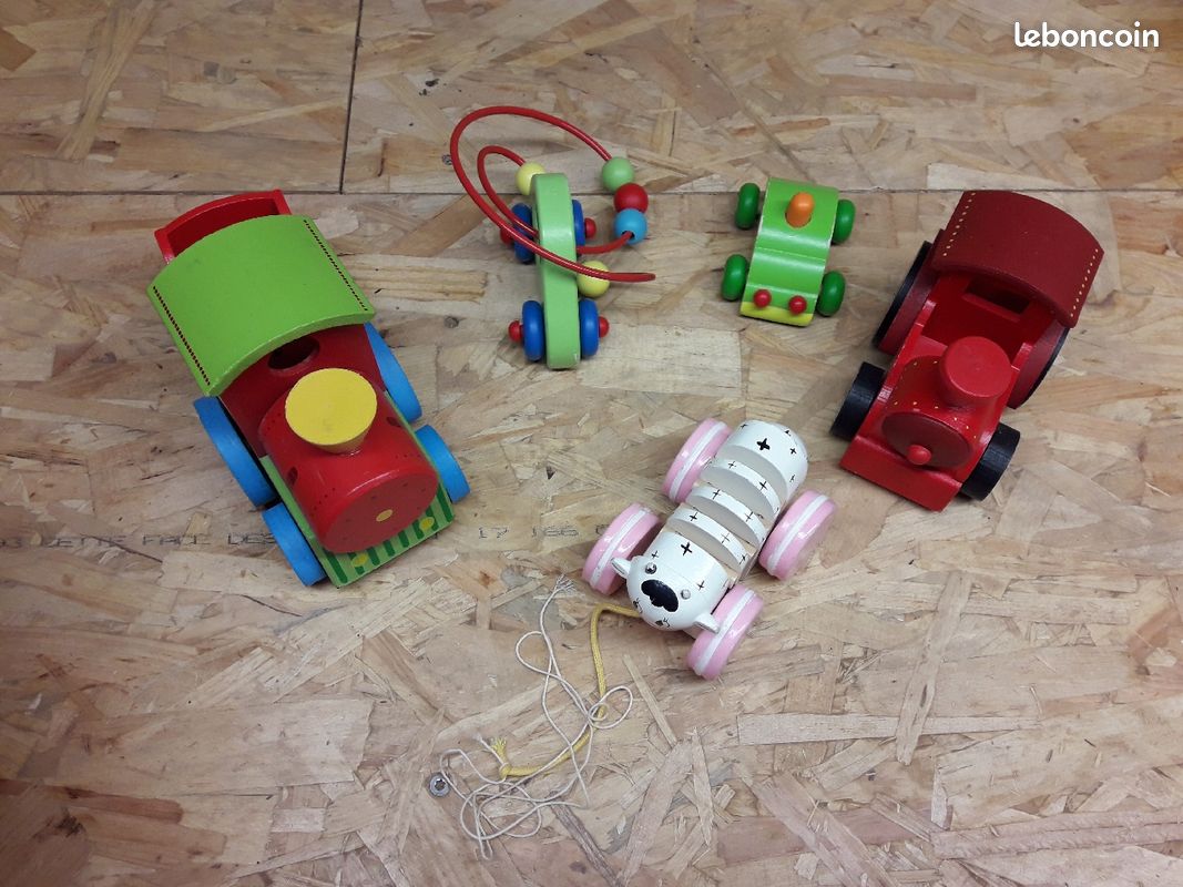Lot de jouets en bois (image 1)
