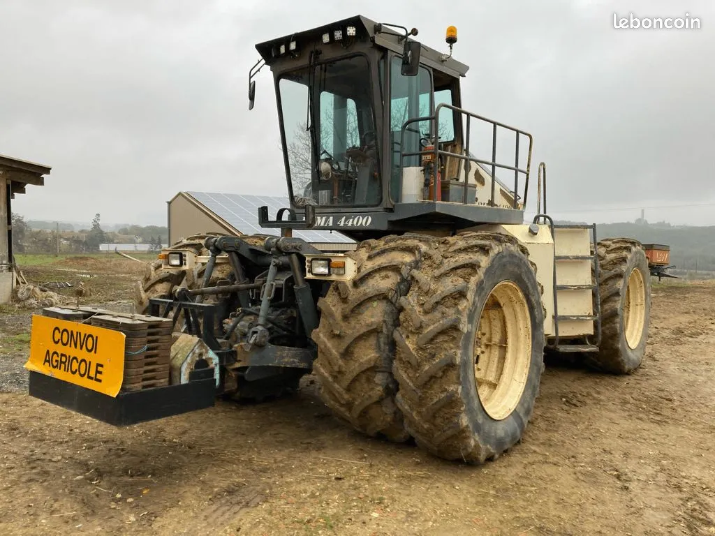 BIMA  de gros tracteurs ! 61778081303e53fc9ca200beba9a9972c303f024