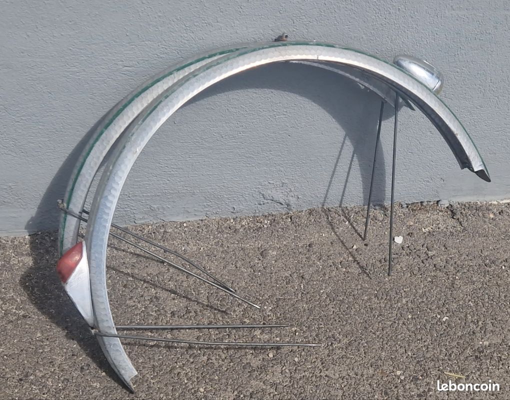 garde boue avant martelé de vélo ancien LE MARTELE Lefol