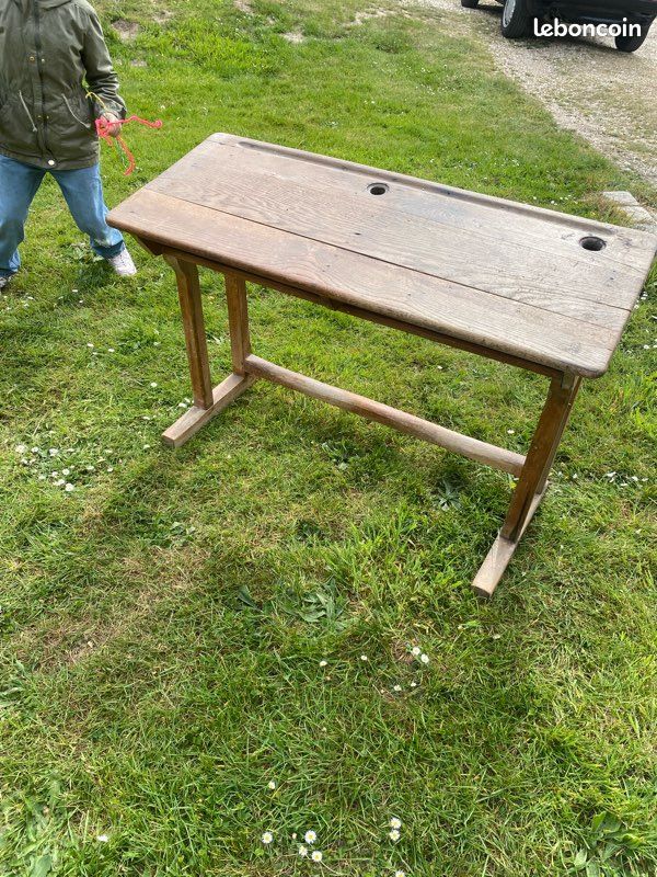 Ancienne table d’écolier en bois – charme vintage (image 2)
