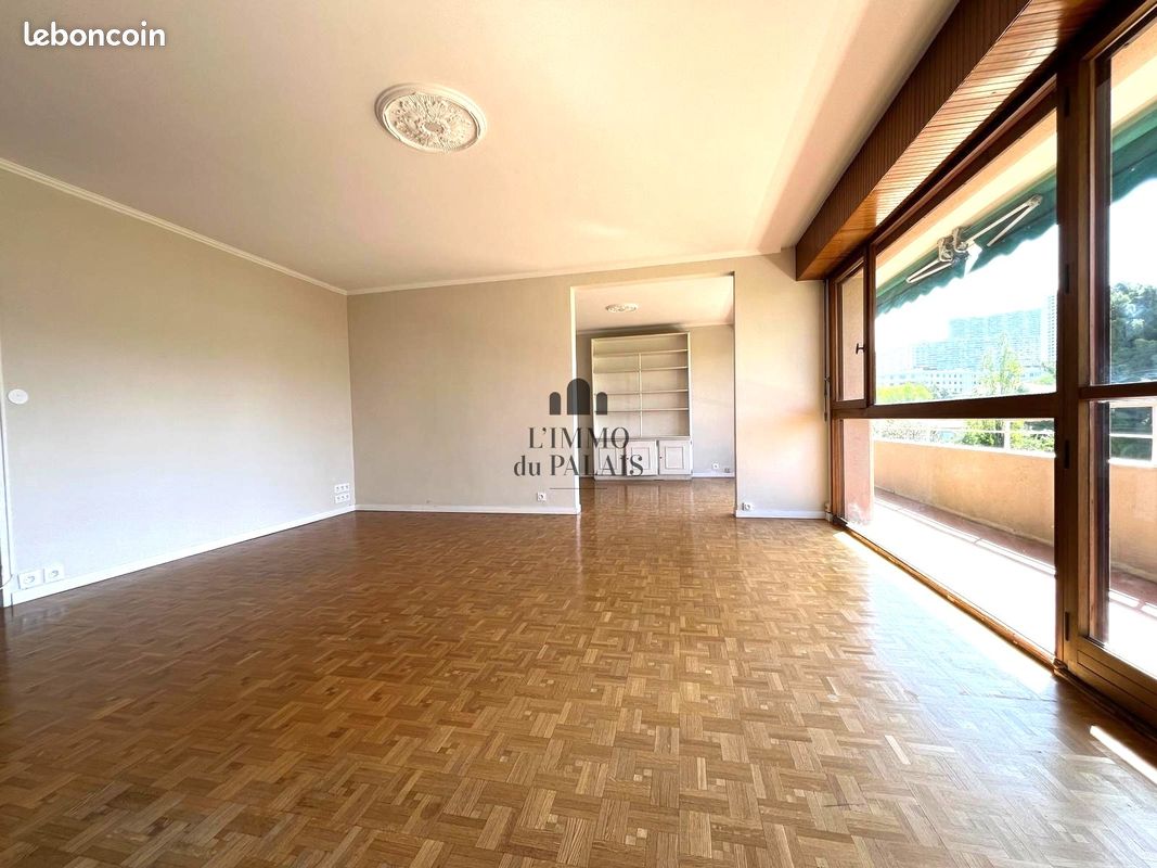 Appartement 4 pièces 100 m² · à Marseille · 100 m² · 1 633 €