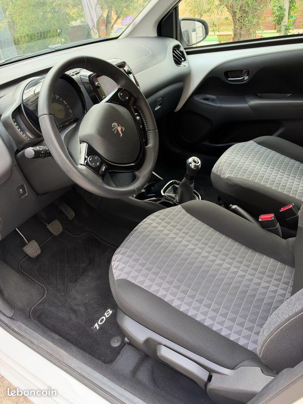 Peugeot 108 VVT ALLURE (image 4)