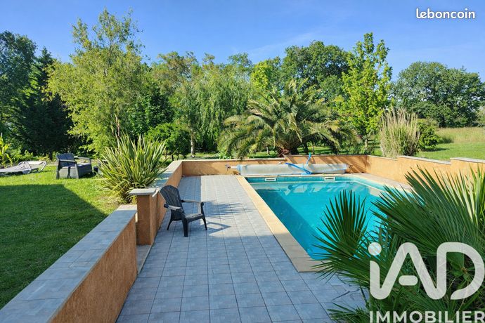 Propriété 5 pièces 147 m²
