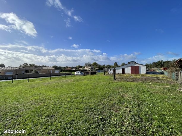 Terrain 1779 m² Montendre
