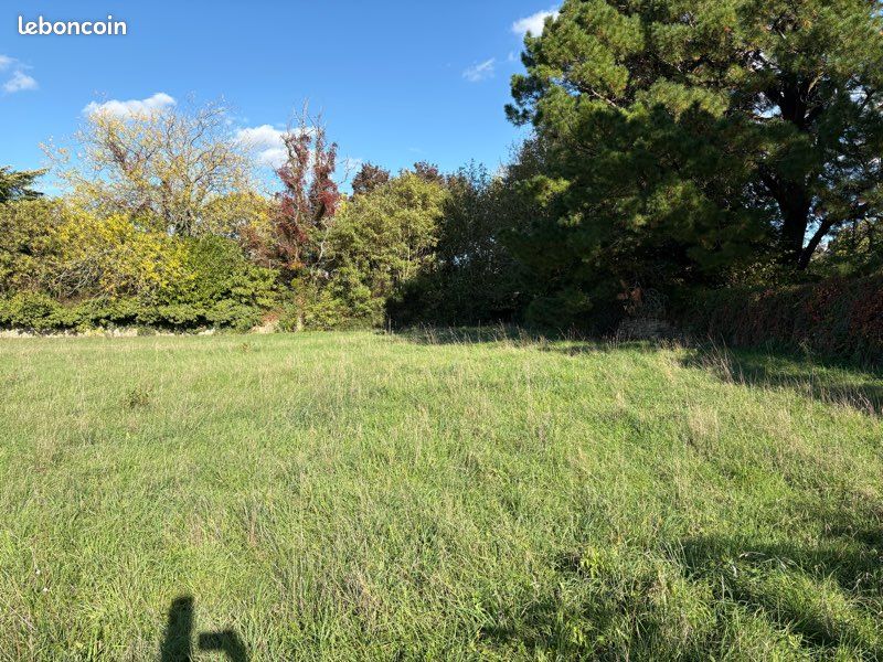 Terrain 1500 m² · à Cherveux · 25 000 €