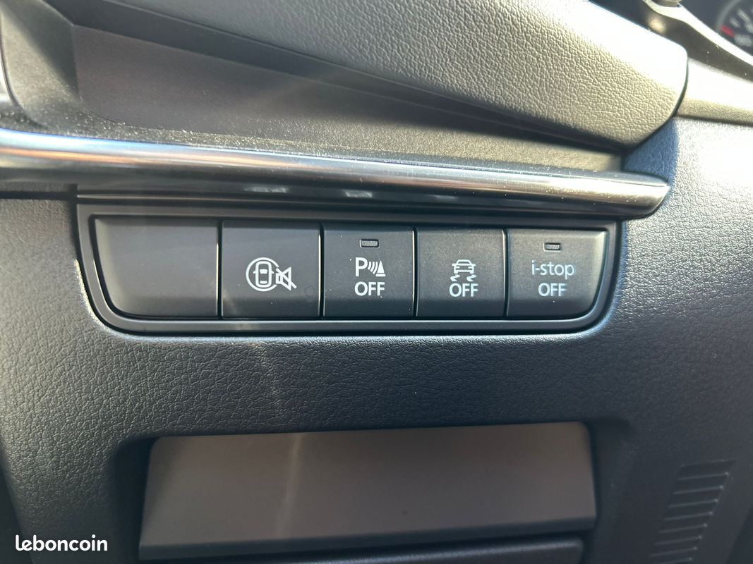 MAZDA Mazda3 5 portes 2.5L e-SKYACTIV-G M Hybrid 140 ch BVM6 Homura (image 17)