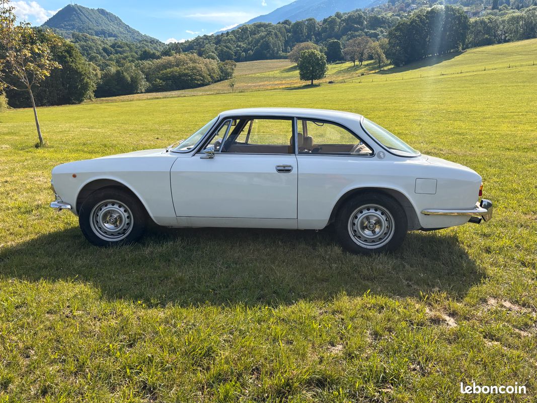 ALFA ROMEO GUILIA coupé BERTONE 2000 (image 2)