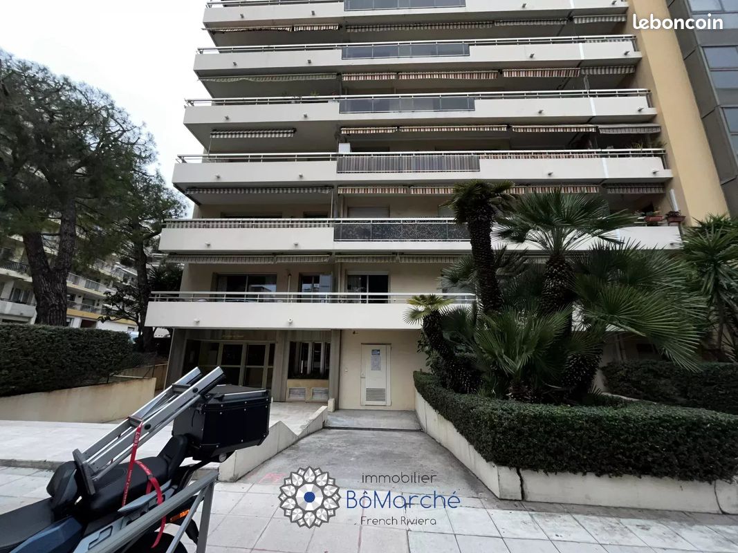 Parking/box Nice · 150 €/mois