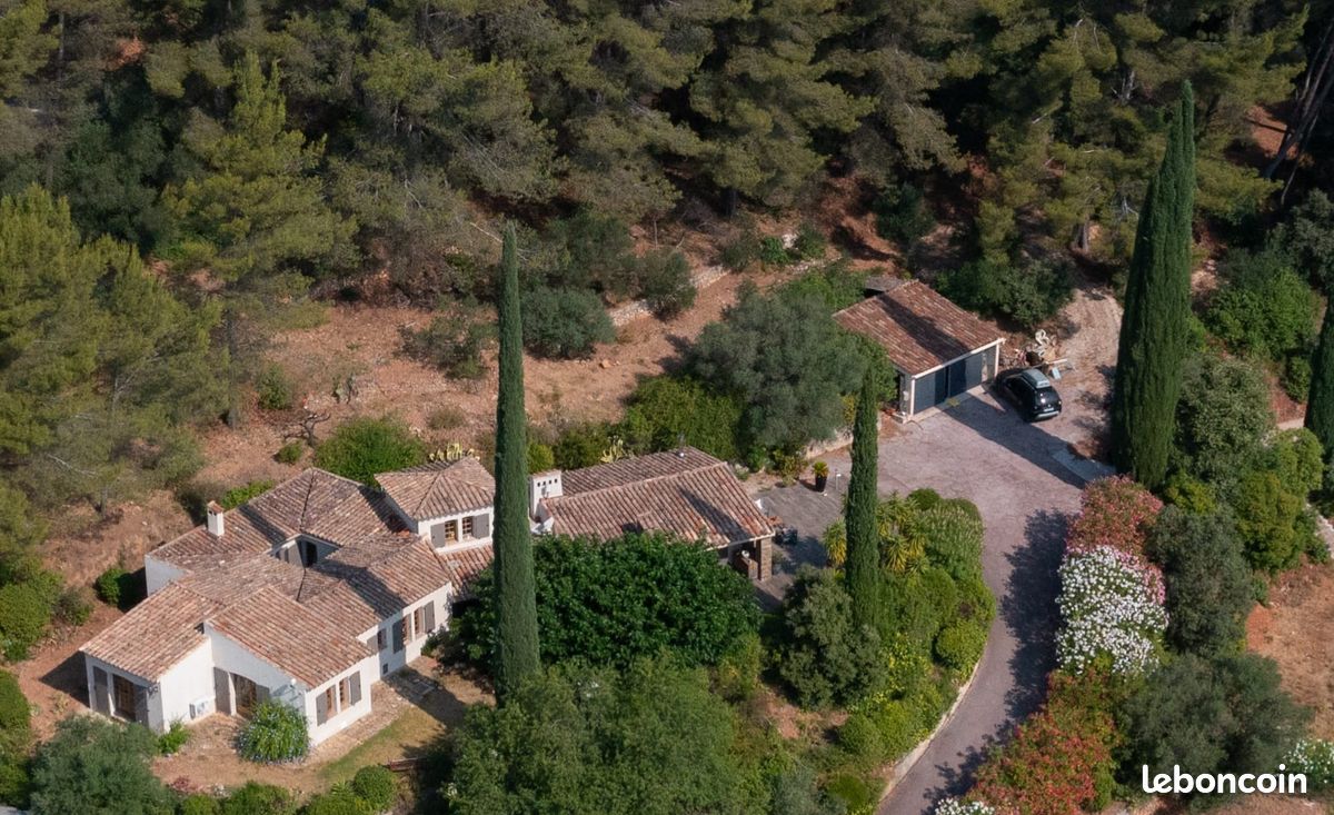Maison 8 pièces 180 m² · à Cuers · 180 m² · 790 000 €