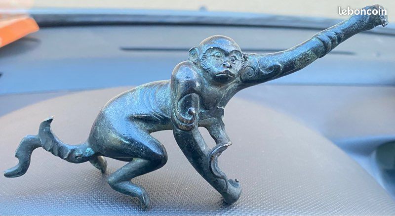 Statuette animalière ancienne, bronze asiatique / Singe (image 1)