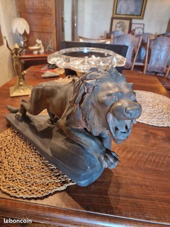 Grande Statue Lion Sur Rocher – Plâtre Patiné – Signée Fagotto – Déco