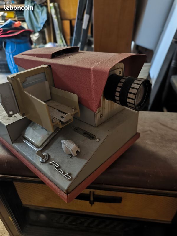 Je vends ce projecteur de diapositives ROB 61 ROBMATIC