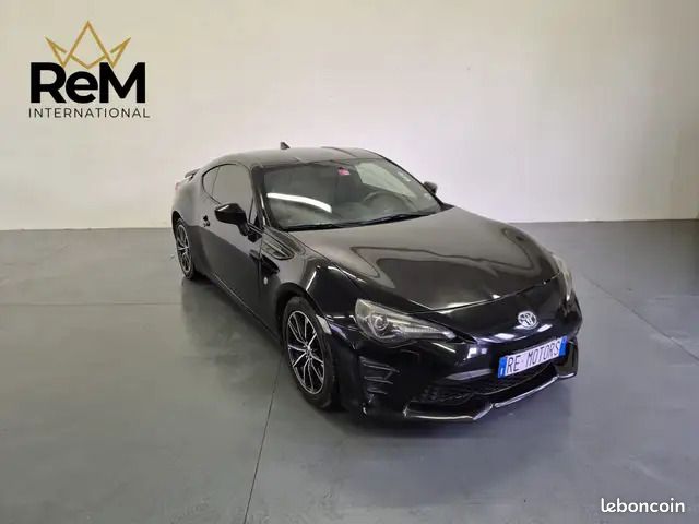 Toyota GT86 2.0 Restyling | 200 ch BVA Restylée Full Black Carnet d'entretien Non-fumeur Propulsion (image 1)