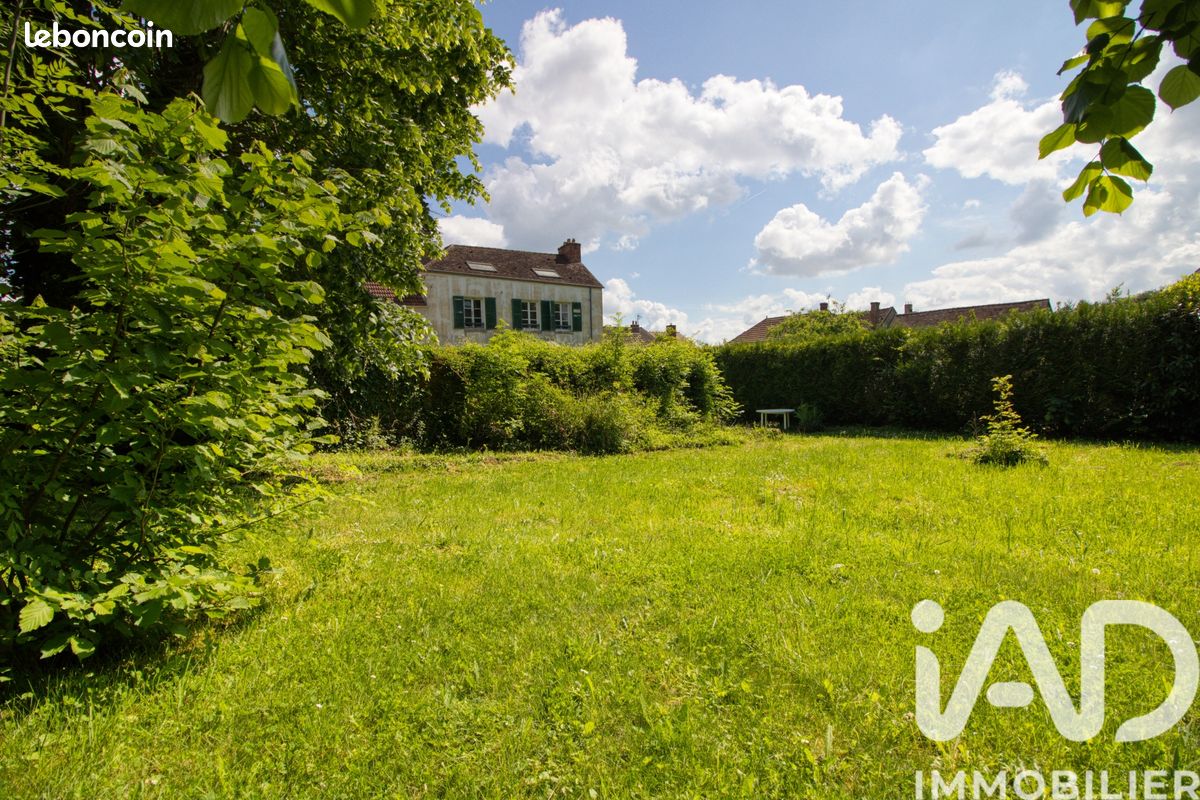 Maison 11 pièces 225 m² · à Morainvilliers · 225 m² · 349 000 €