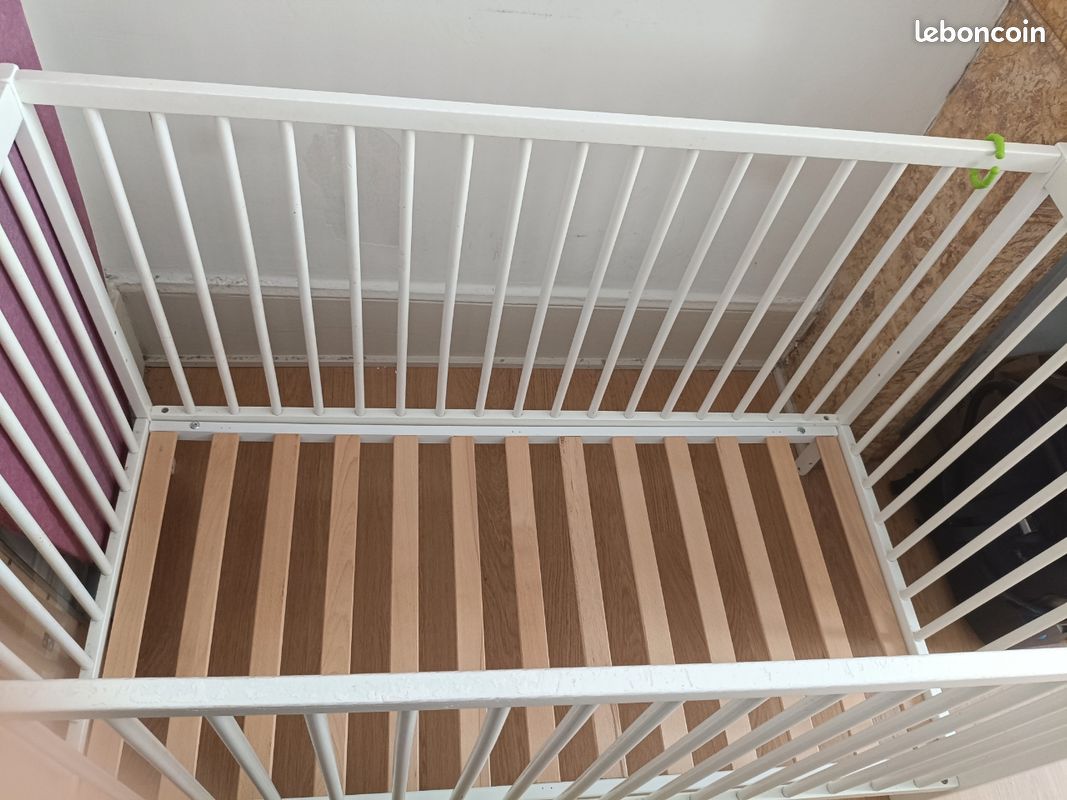 Lit de bébé blanc (image 2)