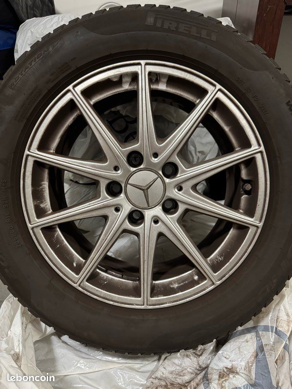 Jantes Alu et pneus hiver 16 pouces Mercedes Classe A (image 1)