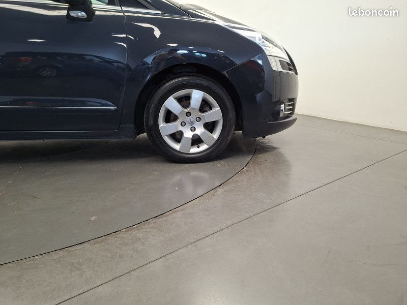 Peugeot 5008 1.6 hdi 112 ch Boite Auto Allure 7 places / GPS / toit pano / Radar AV et AR / (image 9)
