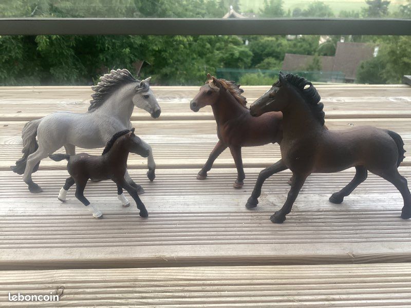 Lot de 8 chevaux Schleich (image 3)