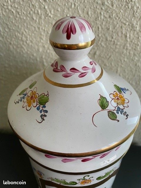 Pot à pharmacie vintage faïence de Moustier (image 3)