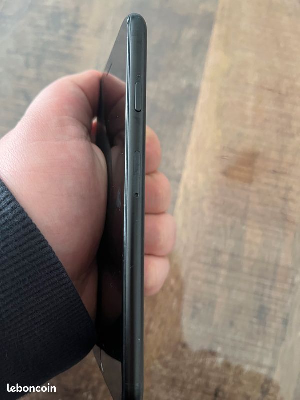 Iphone SE 2020 128go (noir) (image 3)