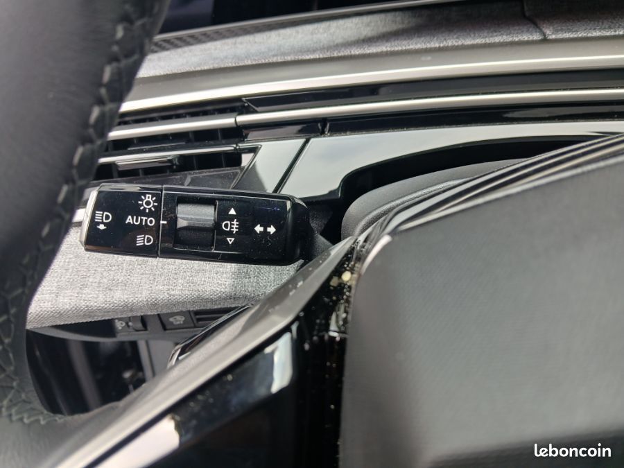 Peugeot 5008 HYBRID 145 e-DCS6 ALLURE Cam360° Panoramic Pack 7PL (image 18)