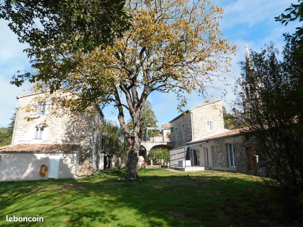 Appartement 2 pièces 38 m² · à Berrias-et-Casteljau · 38 m² · 600 €/mois