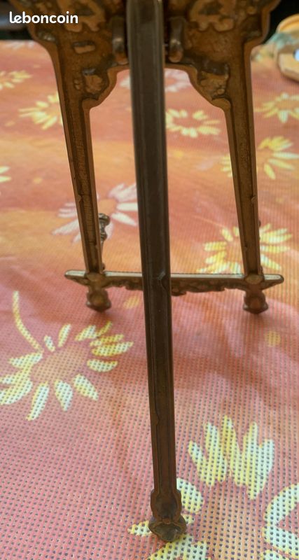 Chevalet de table en laiton (image 3)