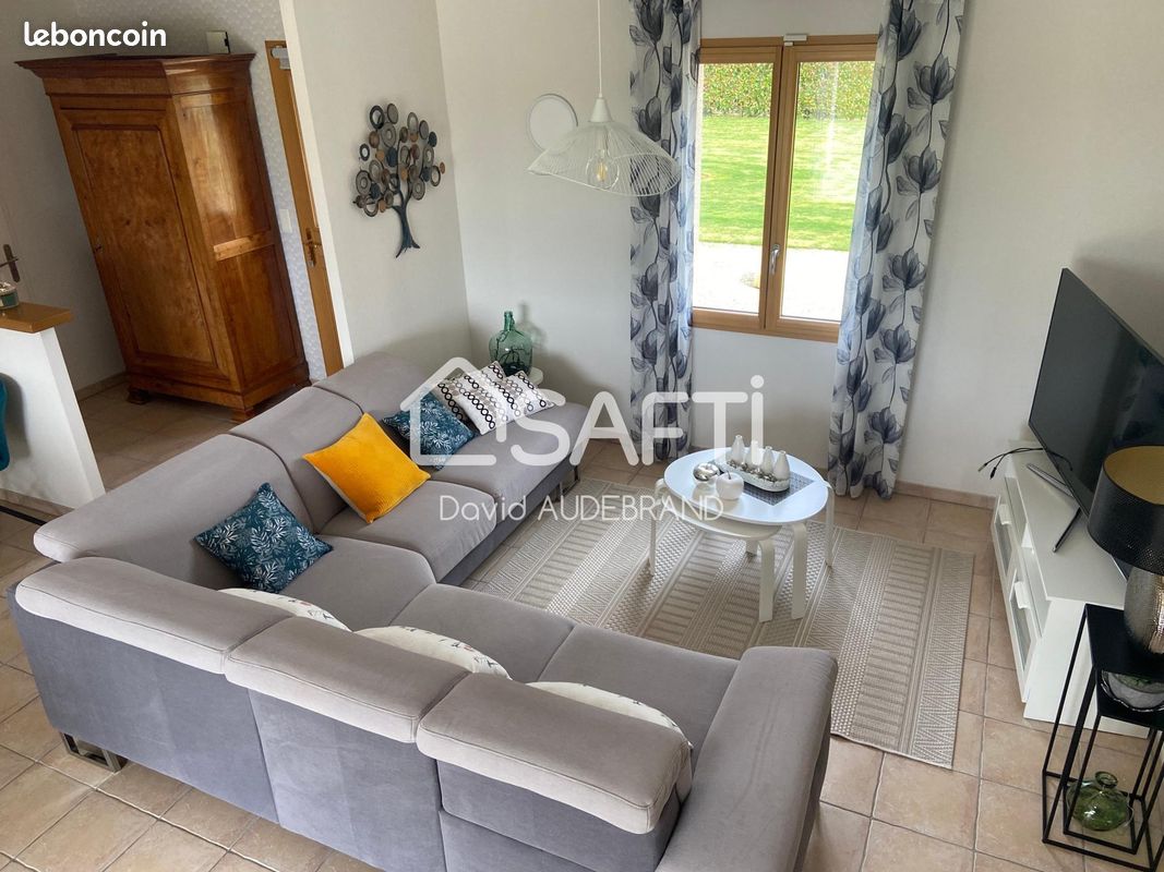 Pavillon 8 pièces 155 m² - Sauzé-Vaussais 79190 (image principale 5)