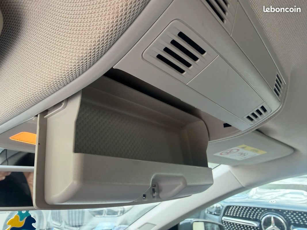 Volkswagen POLO VI Confortline Business / Apple CarPlay / Régulateur de vitesse (image 22)