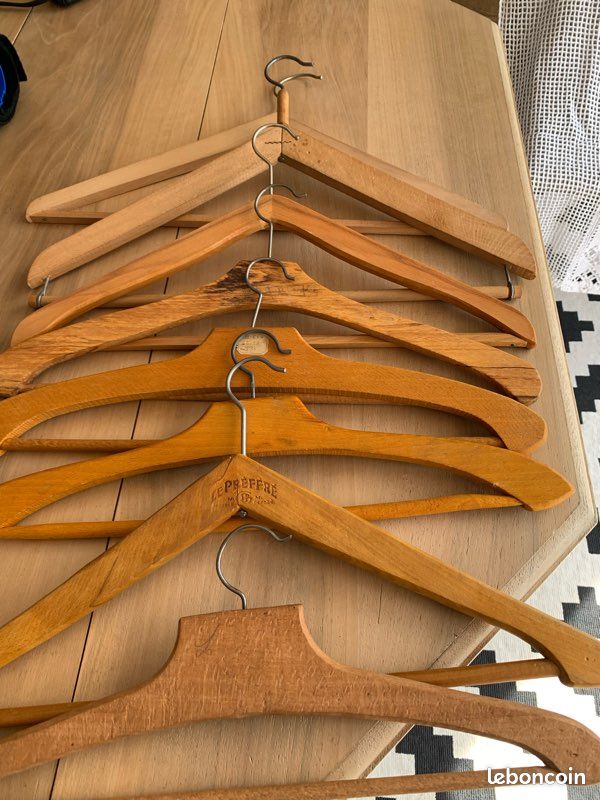Lot de 3 cintres en bois vintage | Déco maison de campagne pour