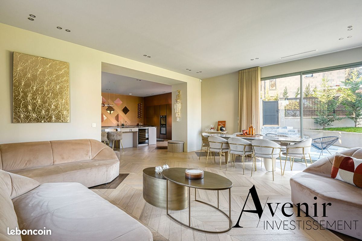 Maison 5 pièces 201 m² · à Écully · 201 m² · 1 095 000 €