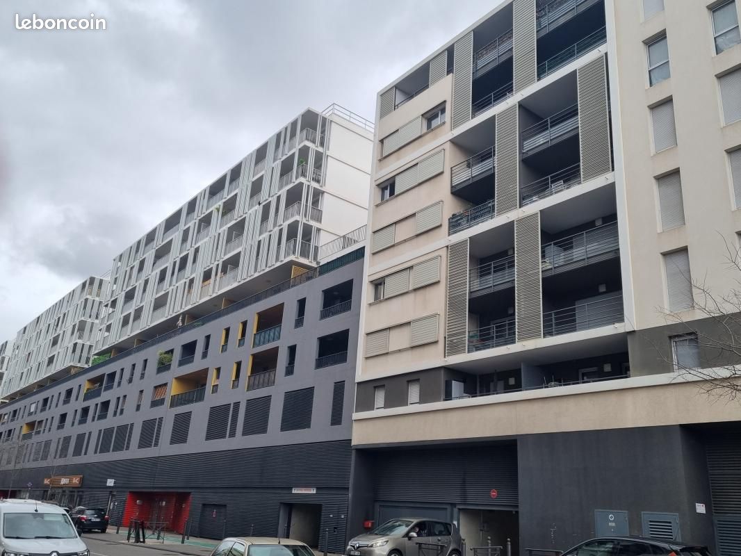 Parking 12 m² · à Marseille · 12 m² · 95 €/mois