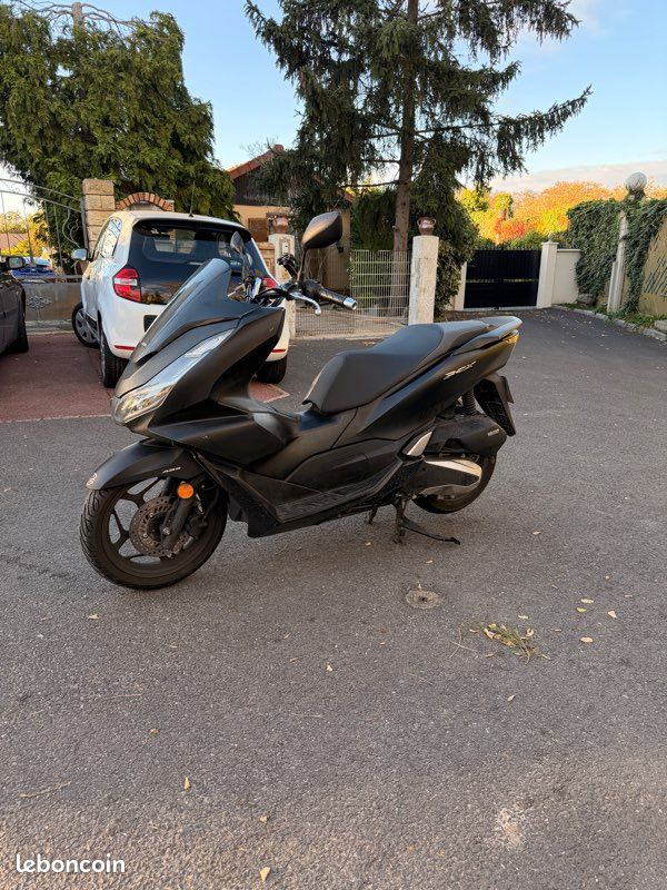 Honda PCX 125 ABS Start and Stop Motos