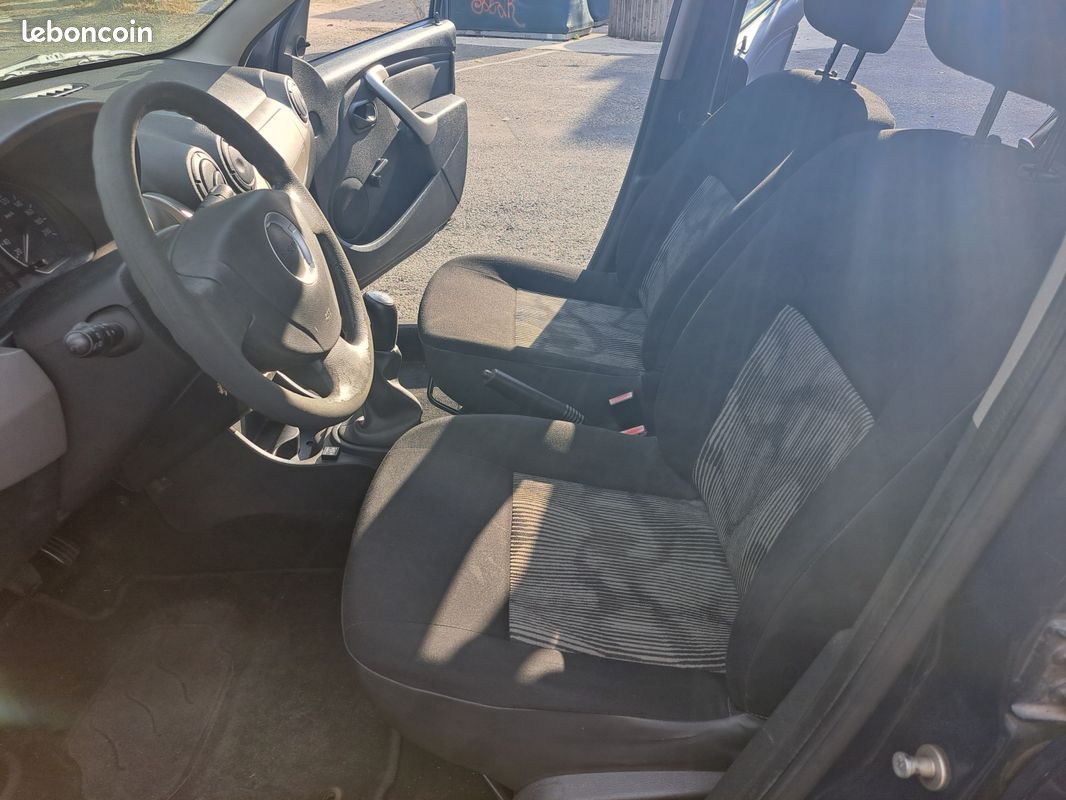 Dacia Sandero (image 16)