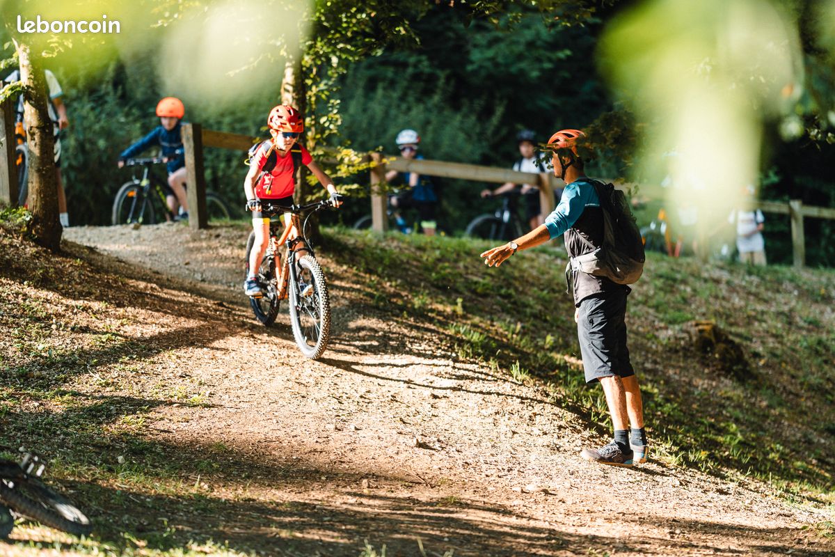 Stage VTT juniors pour les vacances d'octobre pour les enfants de