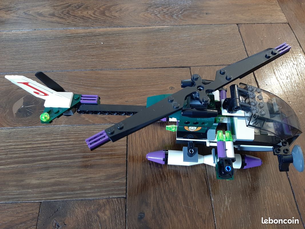 Lego DC Batman 7782 The Batwing: The Joker's Aerial Assault