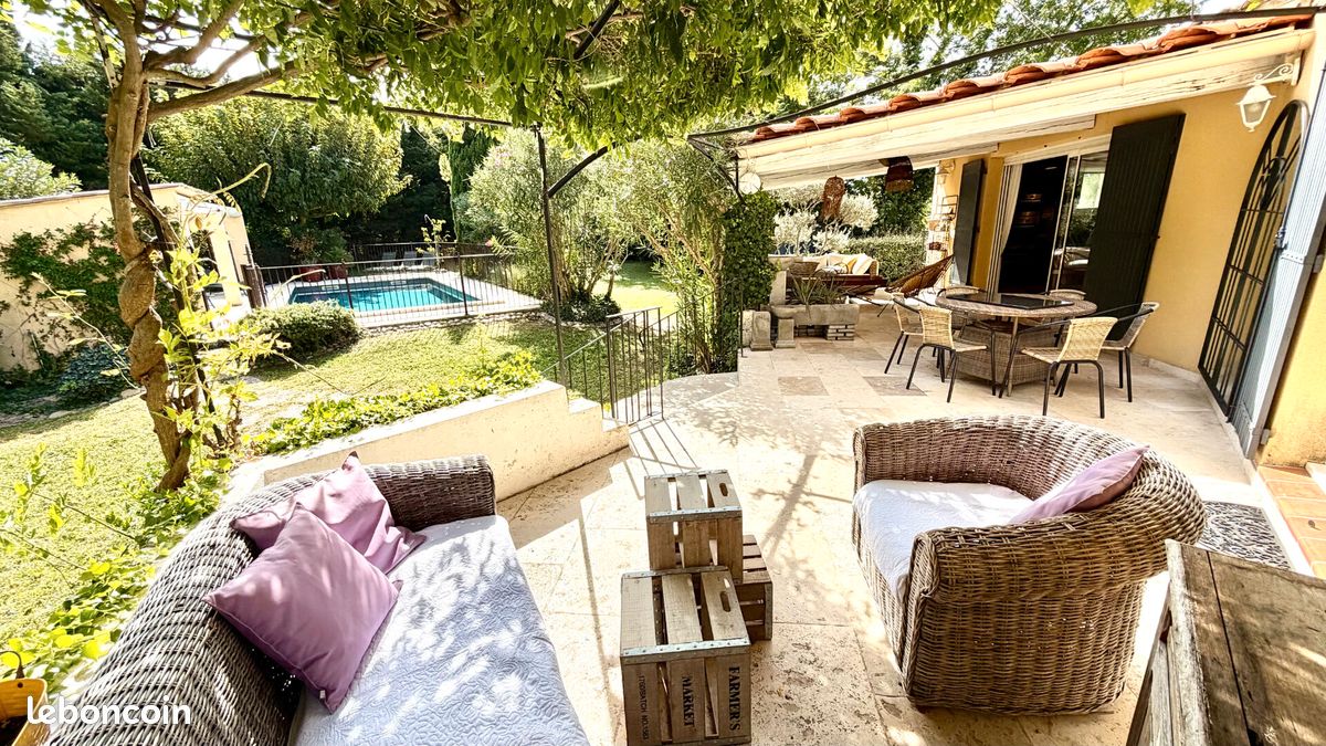 Maison 9 pièces 188 m² · à Althen-des-Paluds · 188 m² · 624 000 €