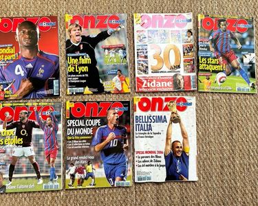 Lot De 25 Magazine Onze Mondial -Complet Poster Et Fiches Attachees