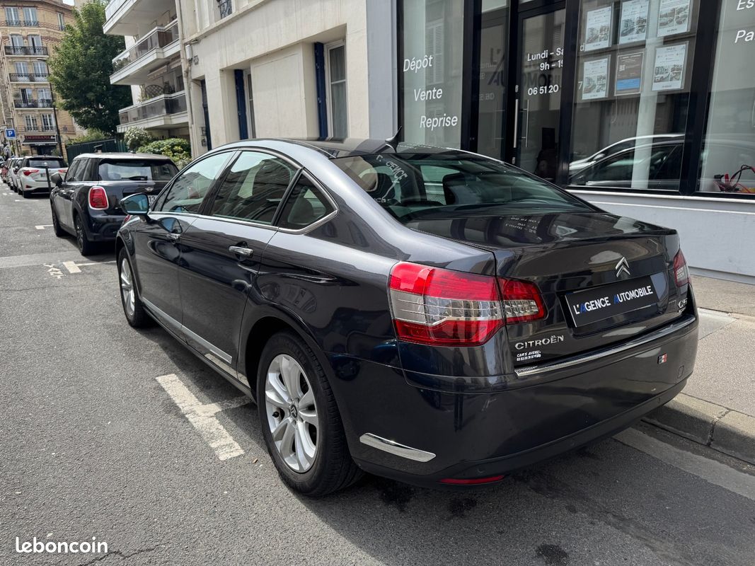 CITROEN C5 HDi 160ch Exclusive+ - Suivi d'Entretien Complet (image 3)