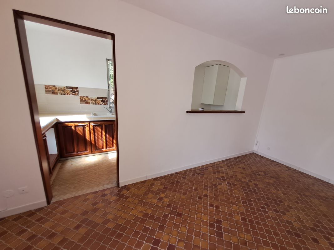 Appartement 3 pièces 89 m² · à Schœlcher · 89 m² · 999 €/mois