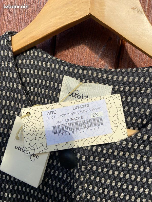Jacket (image 2)