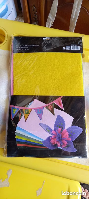 Kit de feuilles de feutrine assoties Loisirs créatifs