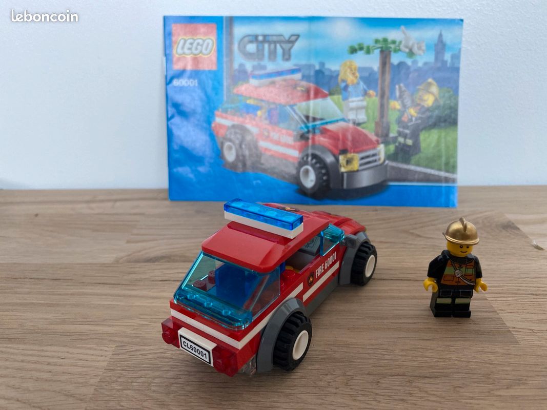 La voiture du chef des pompiers (Lego 60001) (image 4)