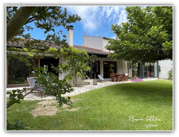 Maison 8 pièces 213 m²
