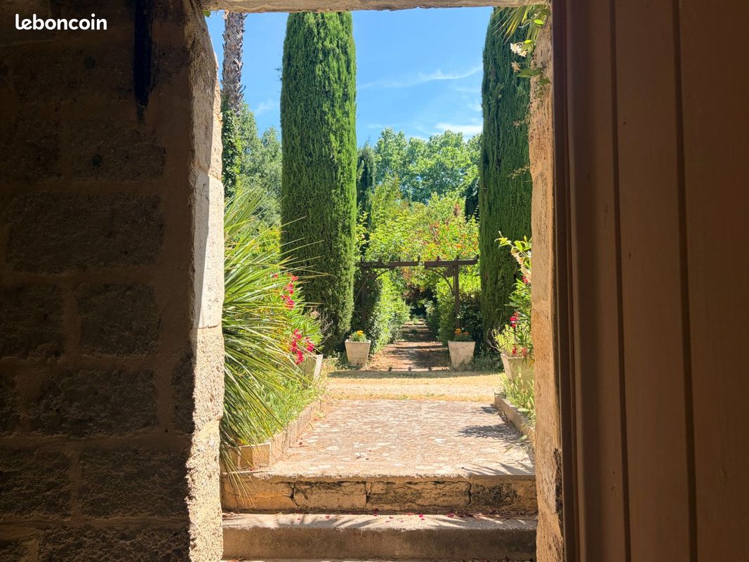 Maison 30 pièces 915 m² · à Uzès · 915 m² · 1 680 000 €