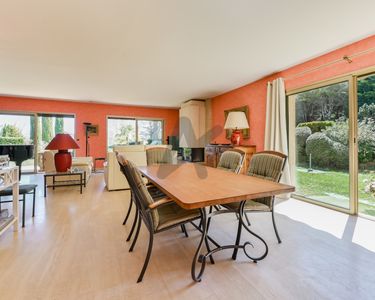 Maison 1 120 000 € - 230 m²