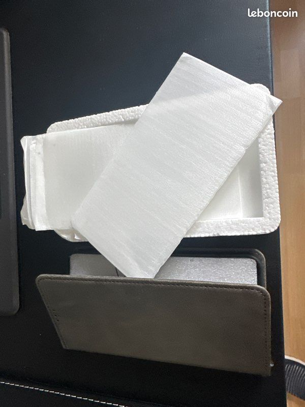 Pochette et sur écran Samsung A25 (image 1)